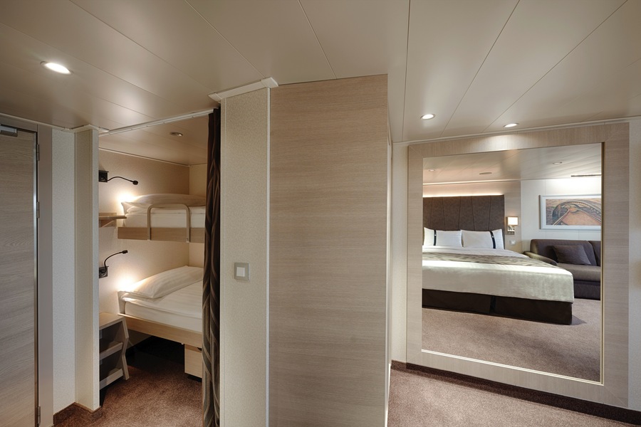 MSC Cruises MSC World Asia Premium Suite Aurea 3 ©MSC Rights.jpg